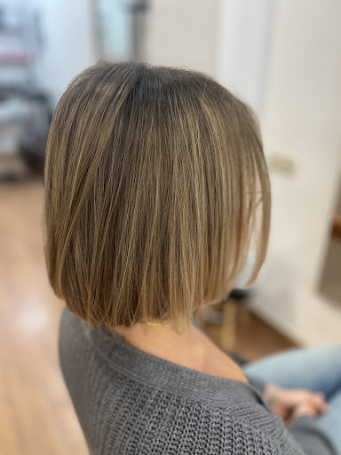 Ell.Ella Estilistas Perruqueria Y quiropráctico