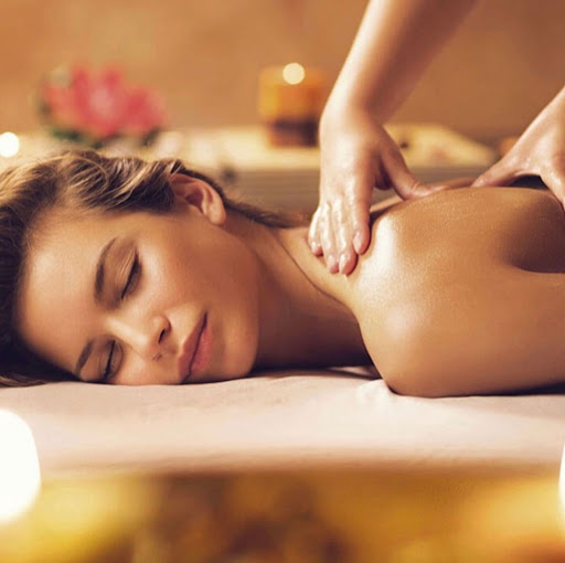 Mónica Cano Quiromasajista